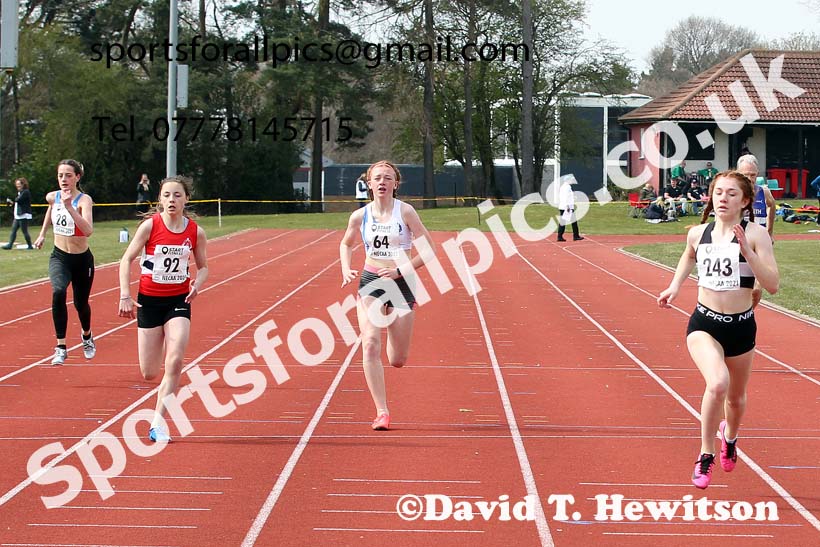 200 metres, 2021 NECAA Open Graded Meeting, Morpeth. Photo: David T. Hewitson/Sports for All Pics